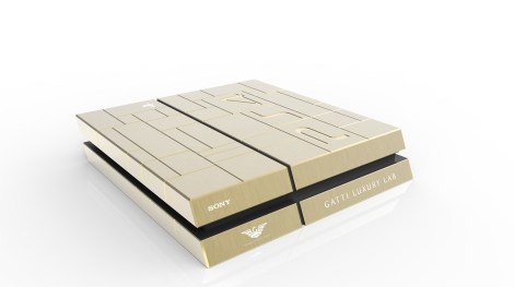 Jumbo-unveils-gold-PS4-at-Games14_3[1]